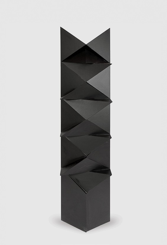 Emanoel Araujo | Totem dos losangos pretos, 2015